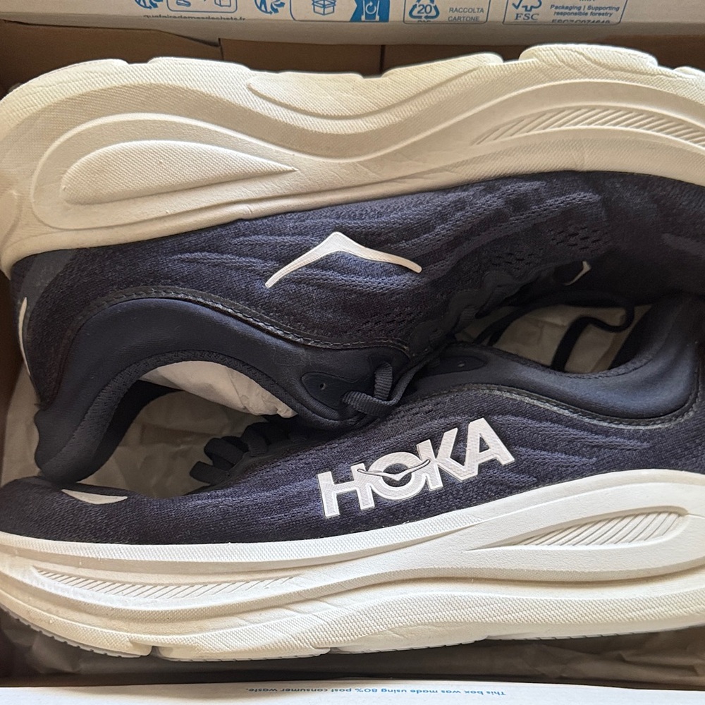 Hoka M Bondi 9 in Vibrant Blue